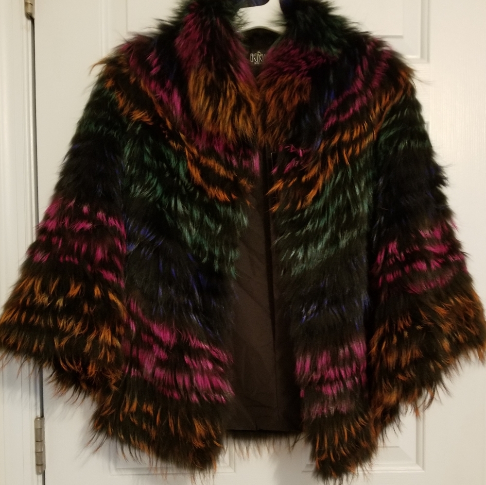 Fox Fur Cape Poncho Jacket - Picture 12 of 16